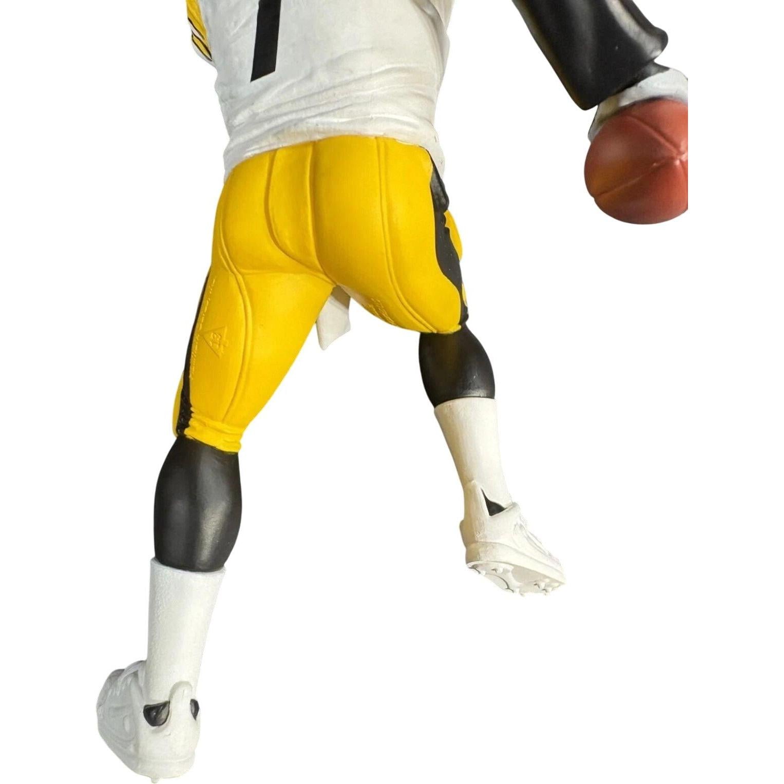 2007 Ben Roethlisberger Hallmark Ornament (Football Legends) QX2617