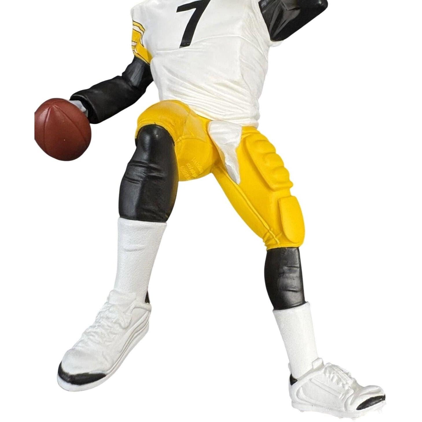 2007 Ben Roethlisberger Hallmark Ornament (Football Legends) QX2617