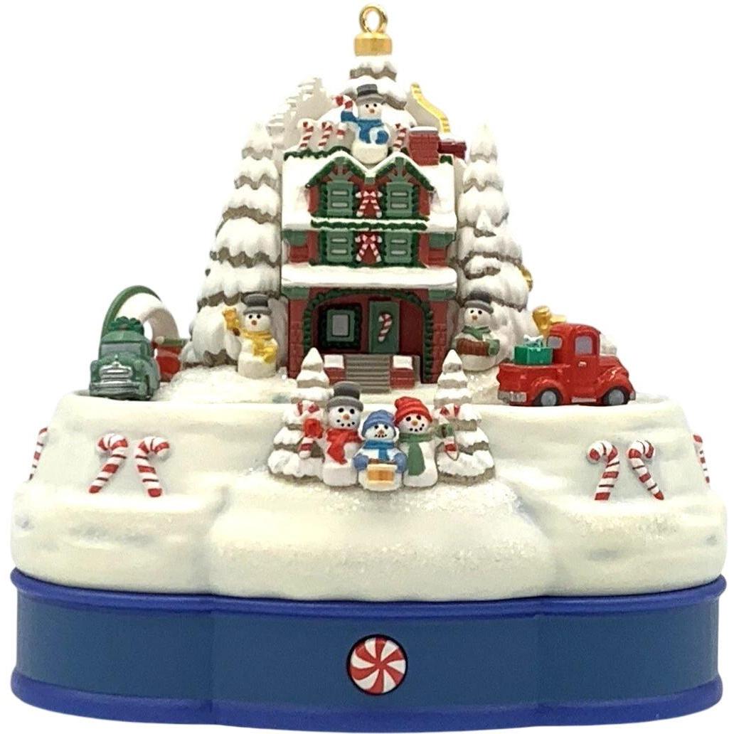 2007 Candy Cane Lane Hallmark Ornament (Magic Village) QXG7557