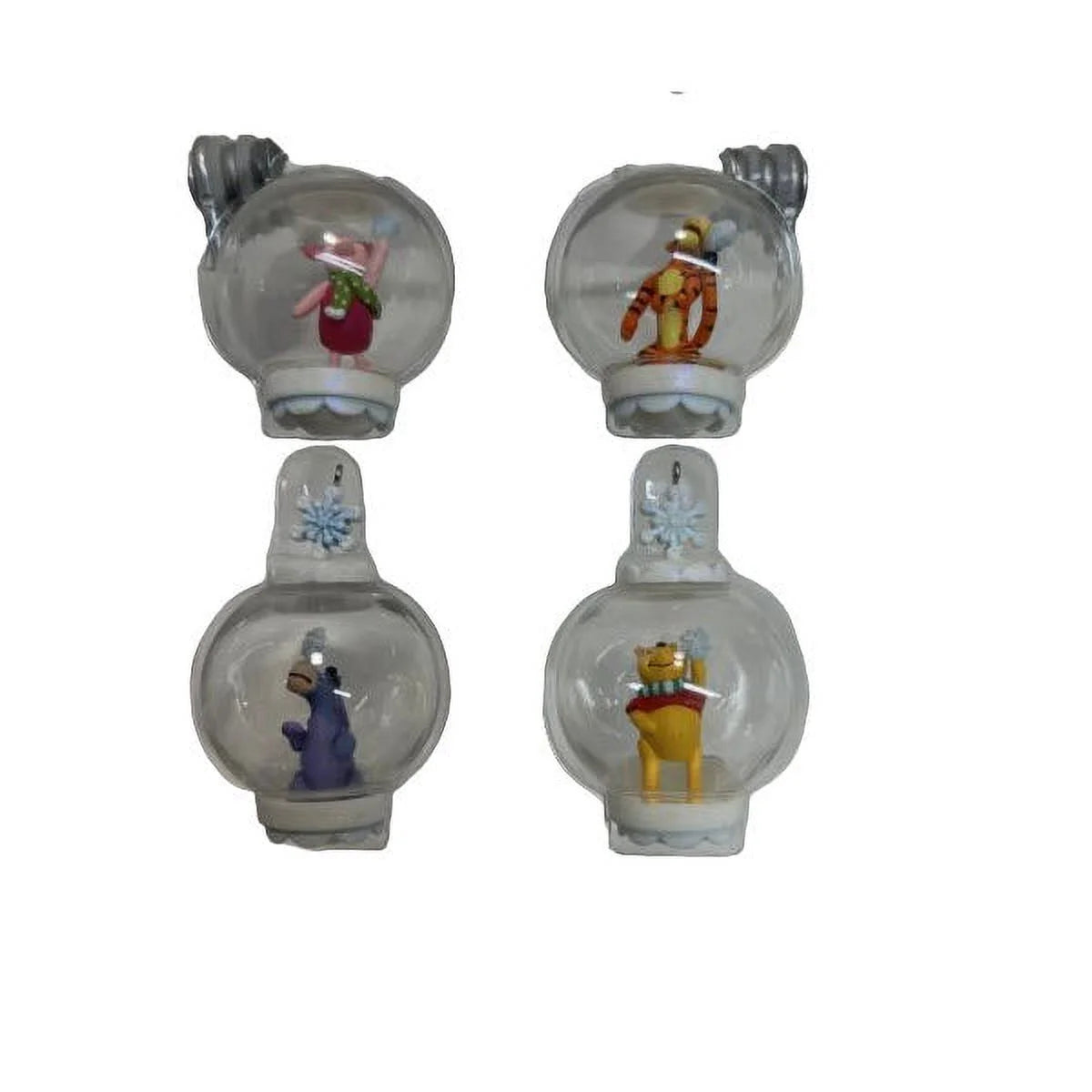 2007 Catching Snowflakes Hallmark Ornament (Winnie the Pooh) QXM8139