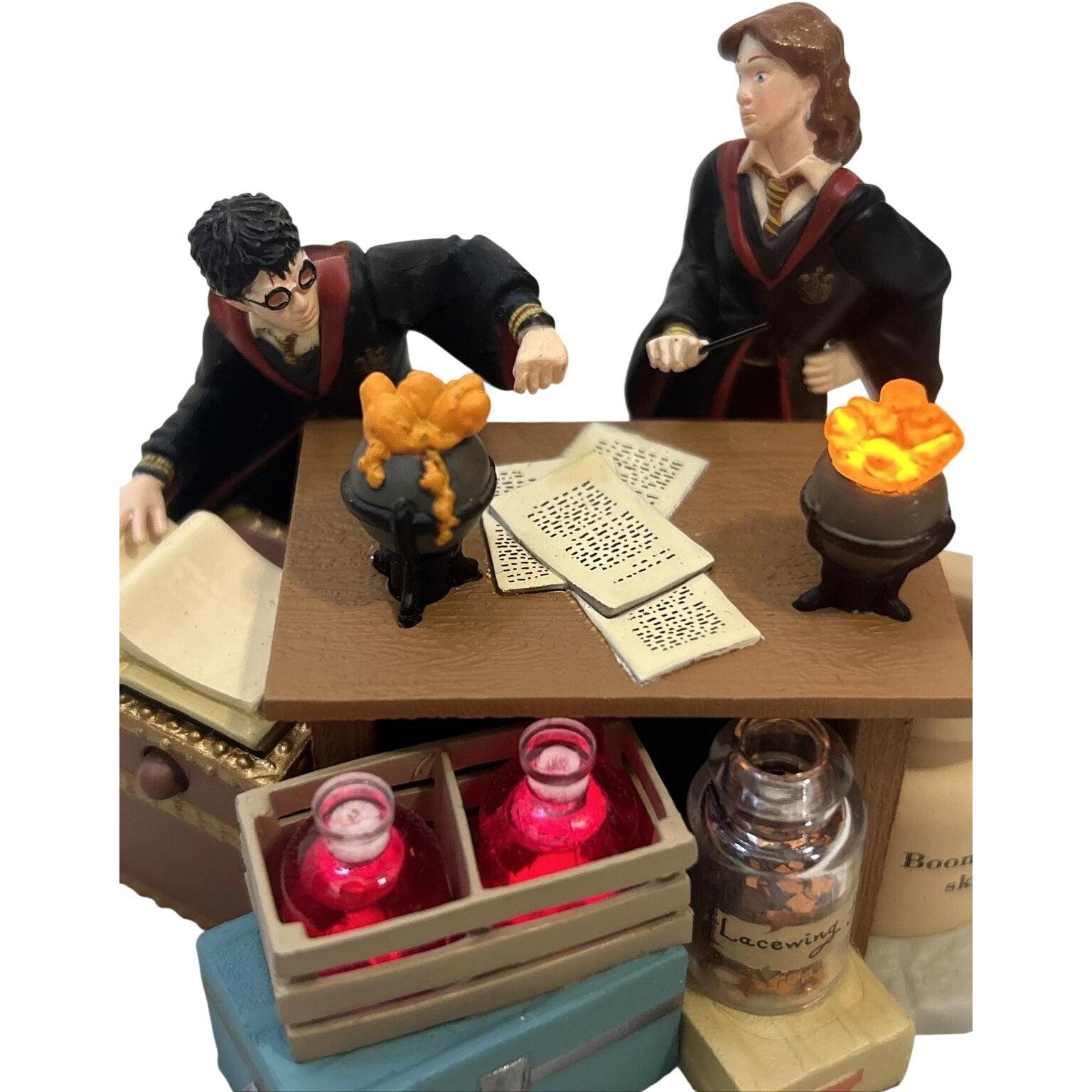 2007 Cauldron Trouble Hallmark Ornament (Harry Potter) QXI4359