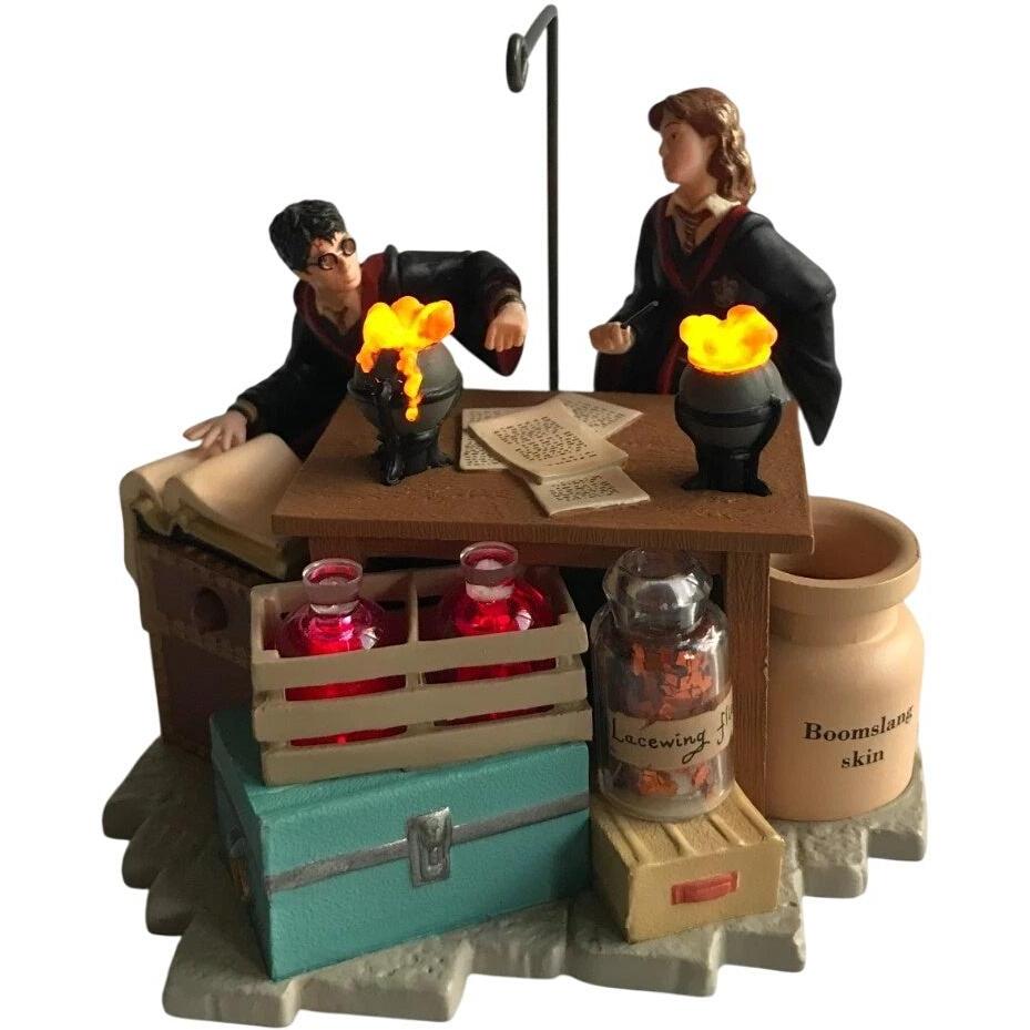 2007 Cauldron Trouble Hallmark Ornament (Harry Potter) QXI4359