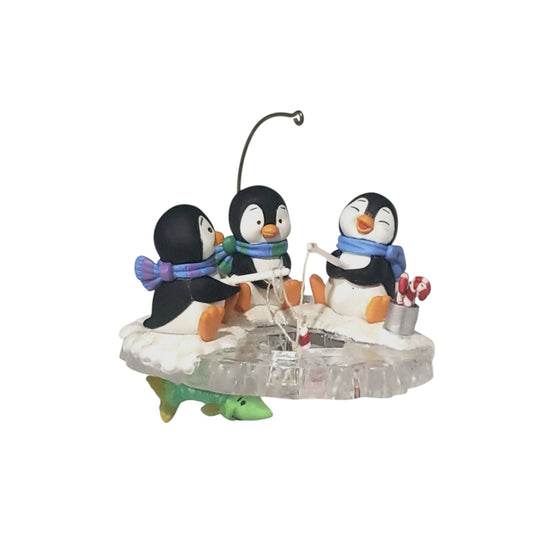 2007 Chilly Fishy Fun Hallmark Ornament (Kris' Penguins) QXG7127 Image1