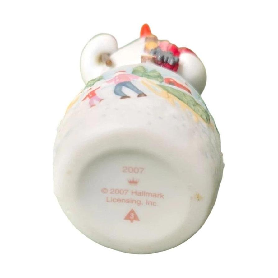 2007 Colleen C. Evergreen Hallmark Ornament (Snowtop Lodge) QX7157 Image6