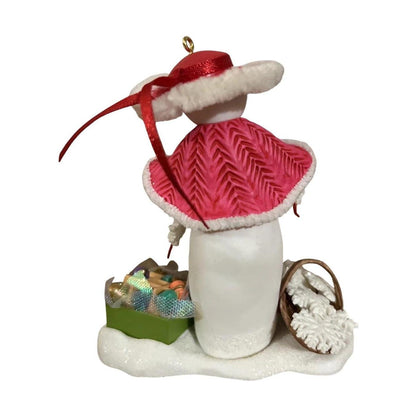 2007 Decorating Snow Lady Hallmark Ornament (Snowman) QXC7003 Image3