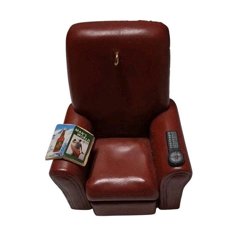 2007 Favorite Chair Hallmark Ornament (Home) QXG2217 Image1
