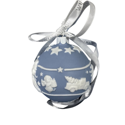 2007 Holiday Parade Wedgewood Hallmark Ornament (Ball) QXE9139