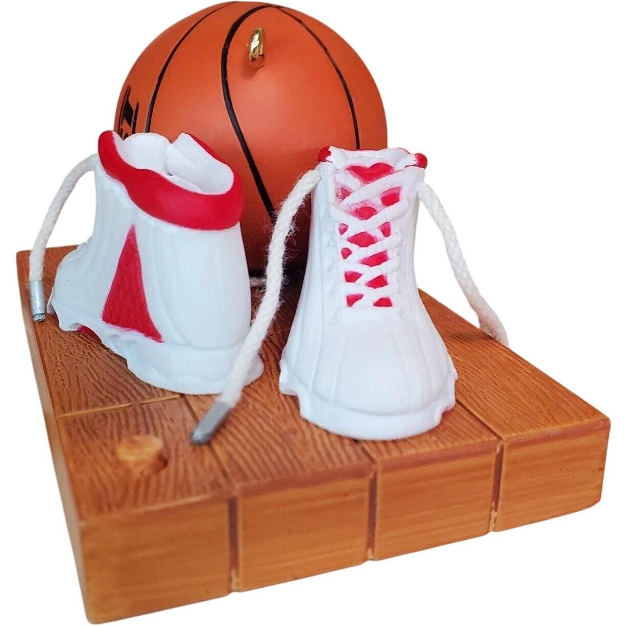 2007 Hoop Dreams Hallmark Ornament (Basketball) QXG2079