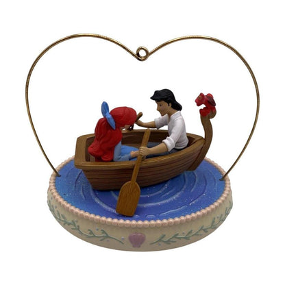 2007 Kiss the Girl Hallmark Ornament (Disney's The Little Mermaid) QXD4289 Image3