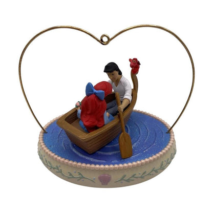2007 Kiss the Girl Hallmark Ornament (Disney's The Little Mermaid) QXD4289 Image4