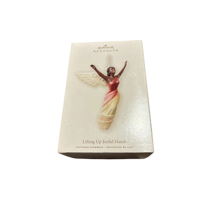 2007 Lifting Up Joyful Hands (Angels) Hallmark Ornament QXG7197 Image2