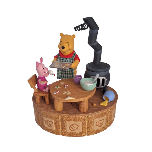 2007 Making Sweet Rememberies Hallmark Ornament (Winnie the Pooh) QXD4257 Image1
