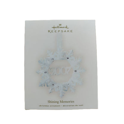 2007 Shining Hallmark Ornament (Snowflakes) QXG6387
