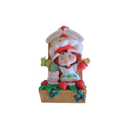 2007 Strawberry Shortcake (Doll) Carlton Cards Heirloom Ornament CXOR-115R Image1