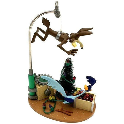 QXI4149 2007 The Coyote Contraption (Looney Tunes) Image1