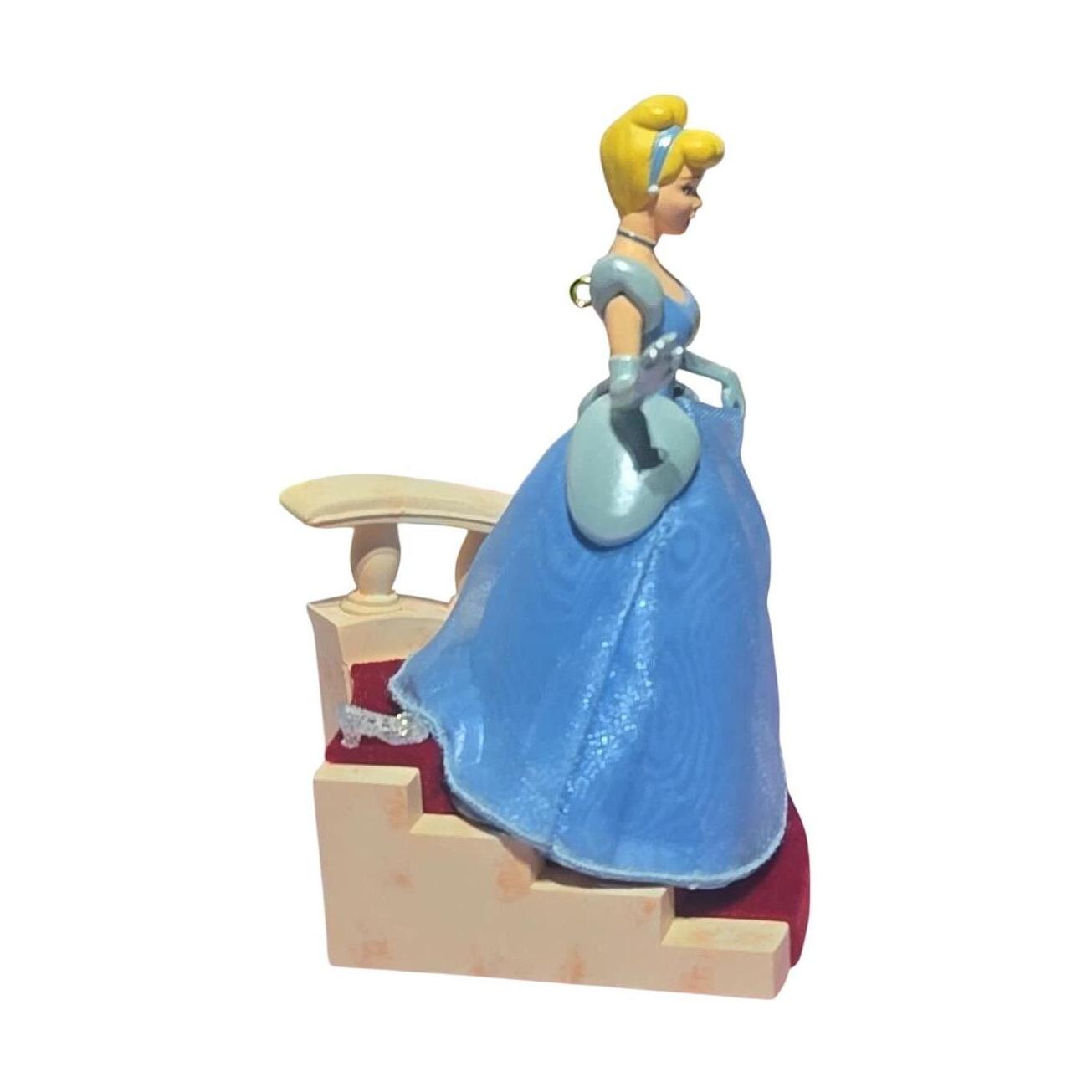 2007 The Glass Slipper Hallmark Ornament (Cinderella) QXD4287 Image3