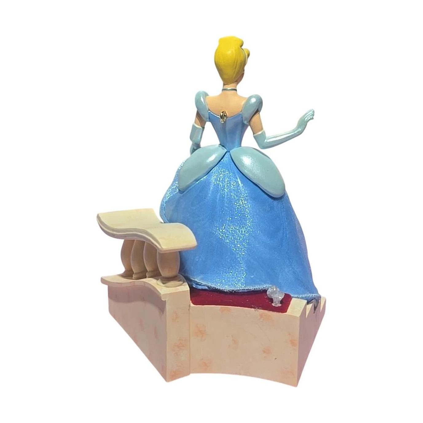 2007 The Glass Slipper Hallmark Ornament (Cinderella) QXD4287 Image4