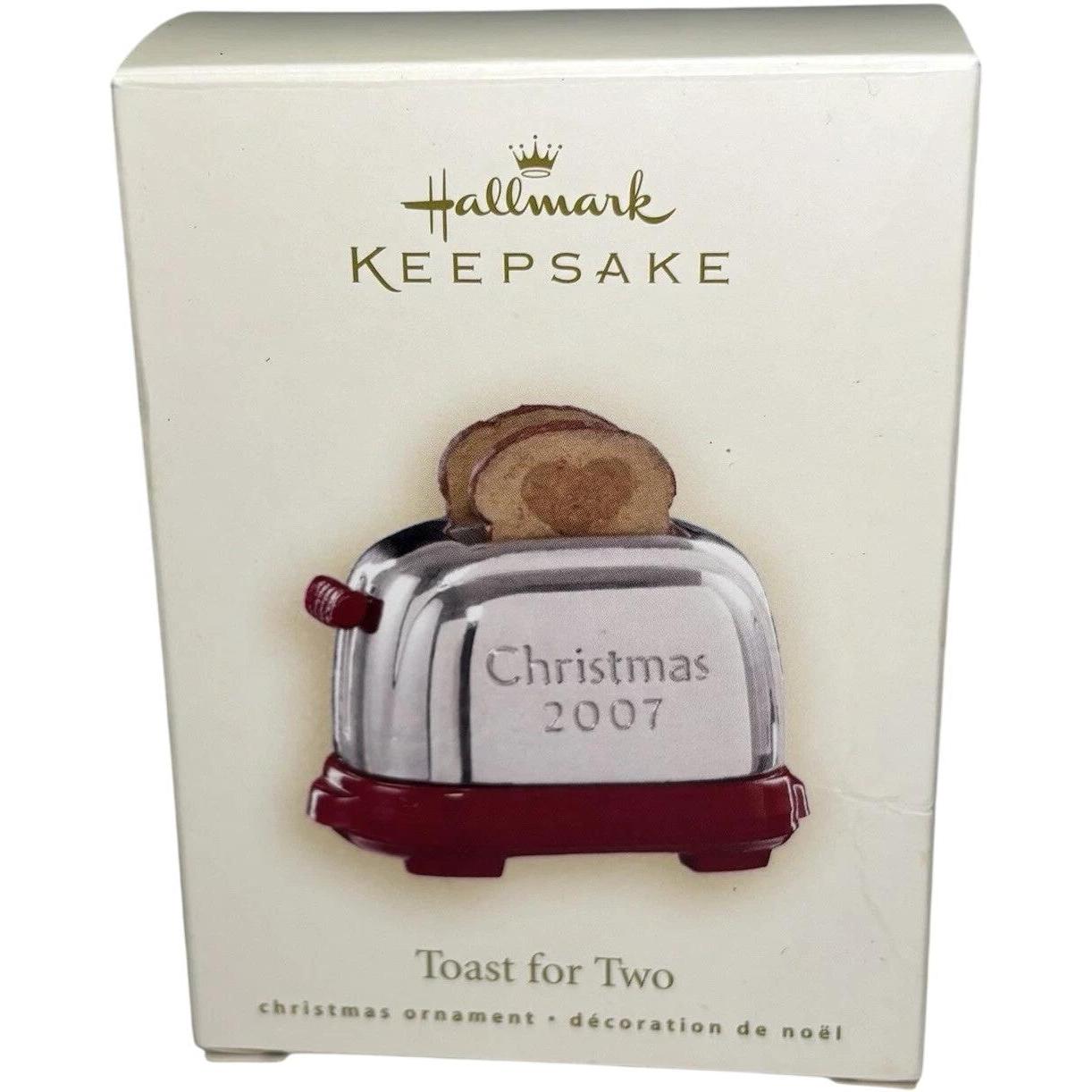 2007 Toast for Two Hallmark Ornament (Kitchen) QXG6417