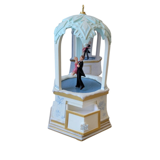 2007 Waltzing on Air Hallmark Ornament (Treasures and Dreams) QX7179 Image1