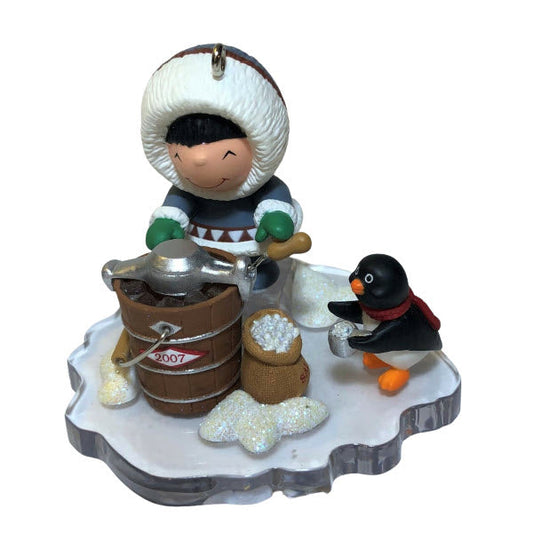 2007Ice Cream Hallmark Ornament (Frosty Friends) QX7147