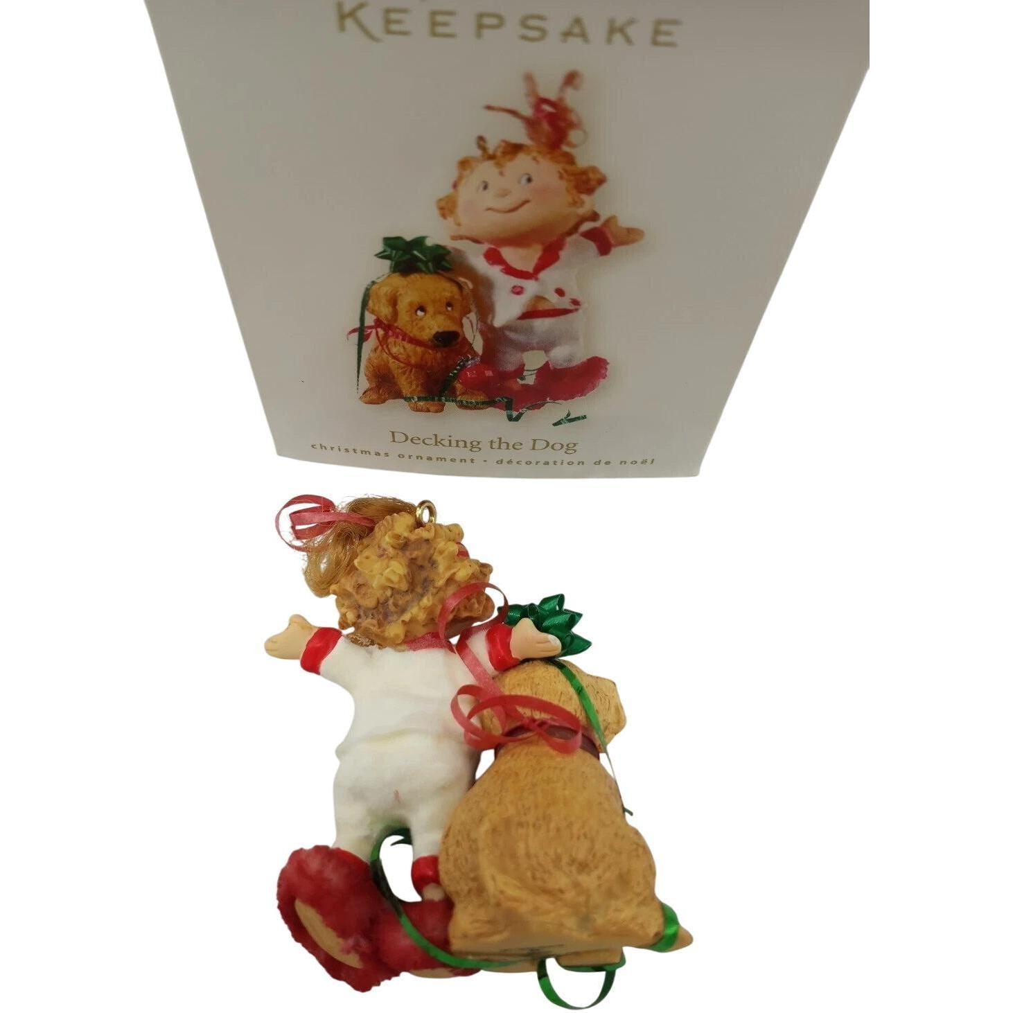 2008 Decking the Dog Hallmark Ornament (Animal) QXG7264