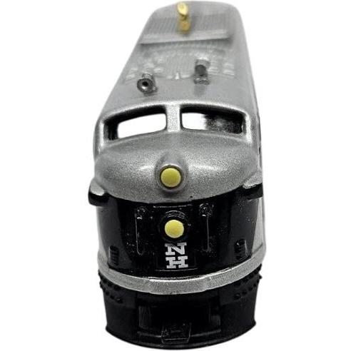 2008 New Haven Diesel Locomotive Lionel Special Edition Hallmark Ornament (Lionel) QXE9071