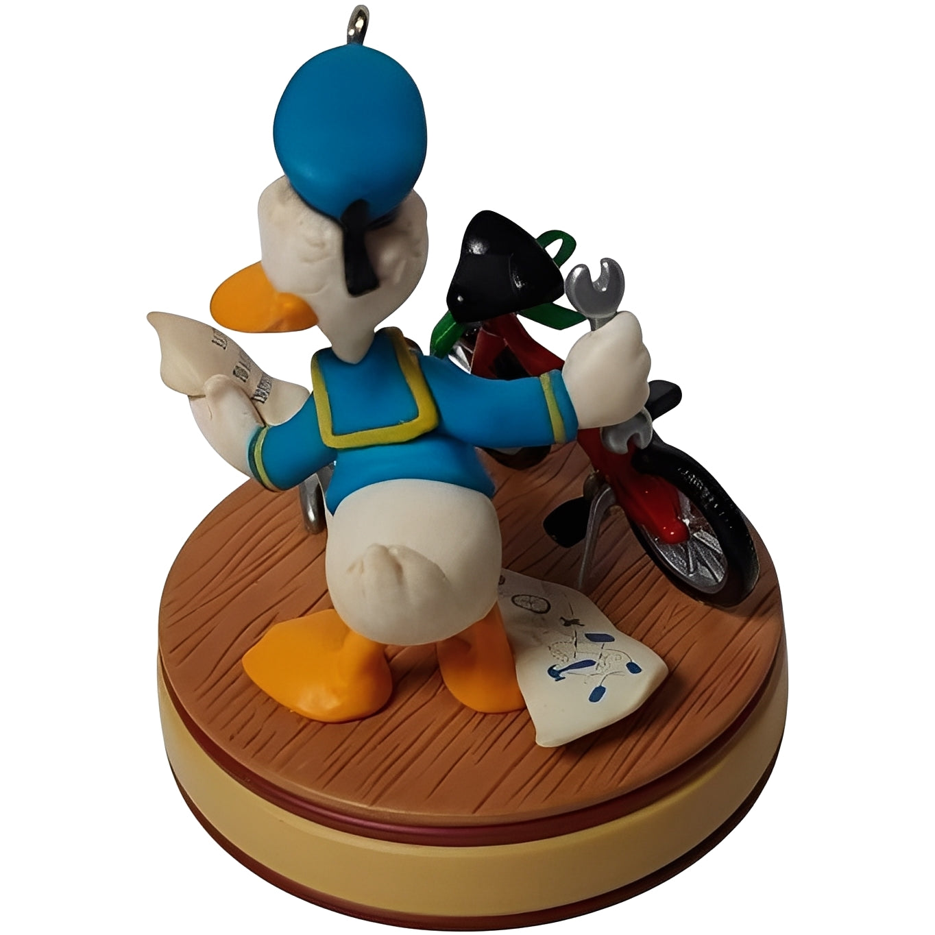 2008 Oh What Fun! Hallmark Ornament (Donald Duck) QXD4074