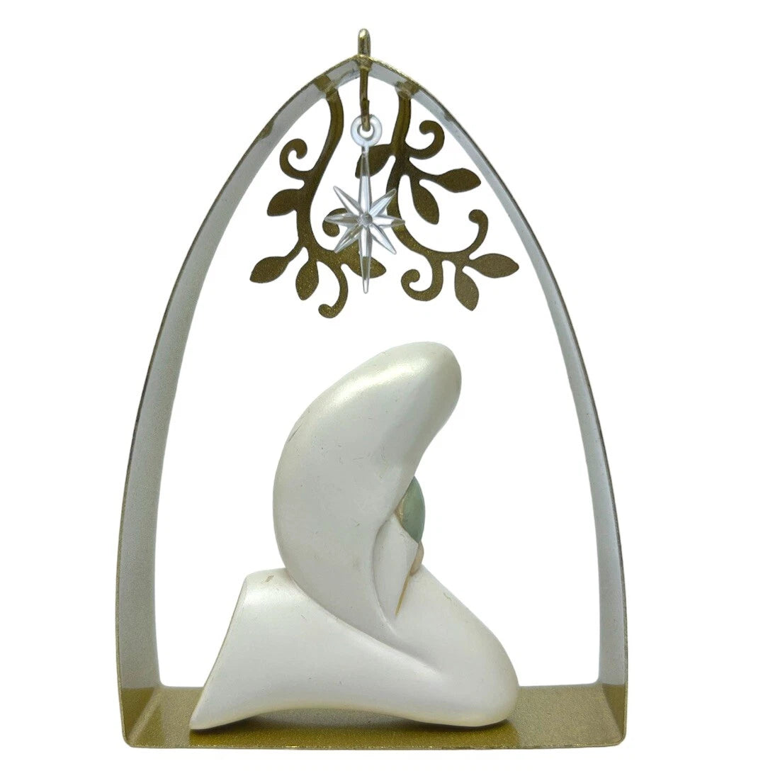 2008 Wrapped in Love Hallmark Ornament (Light of Bethlehem) QXT8321