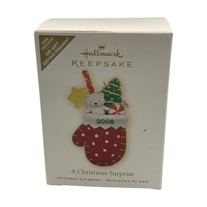2008 A Christmas Surprise Hallmark Ornament (Mittens) AD4300AI Image2