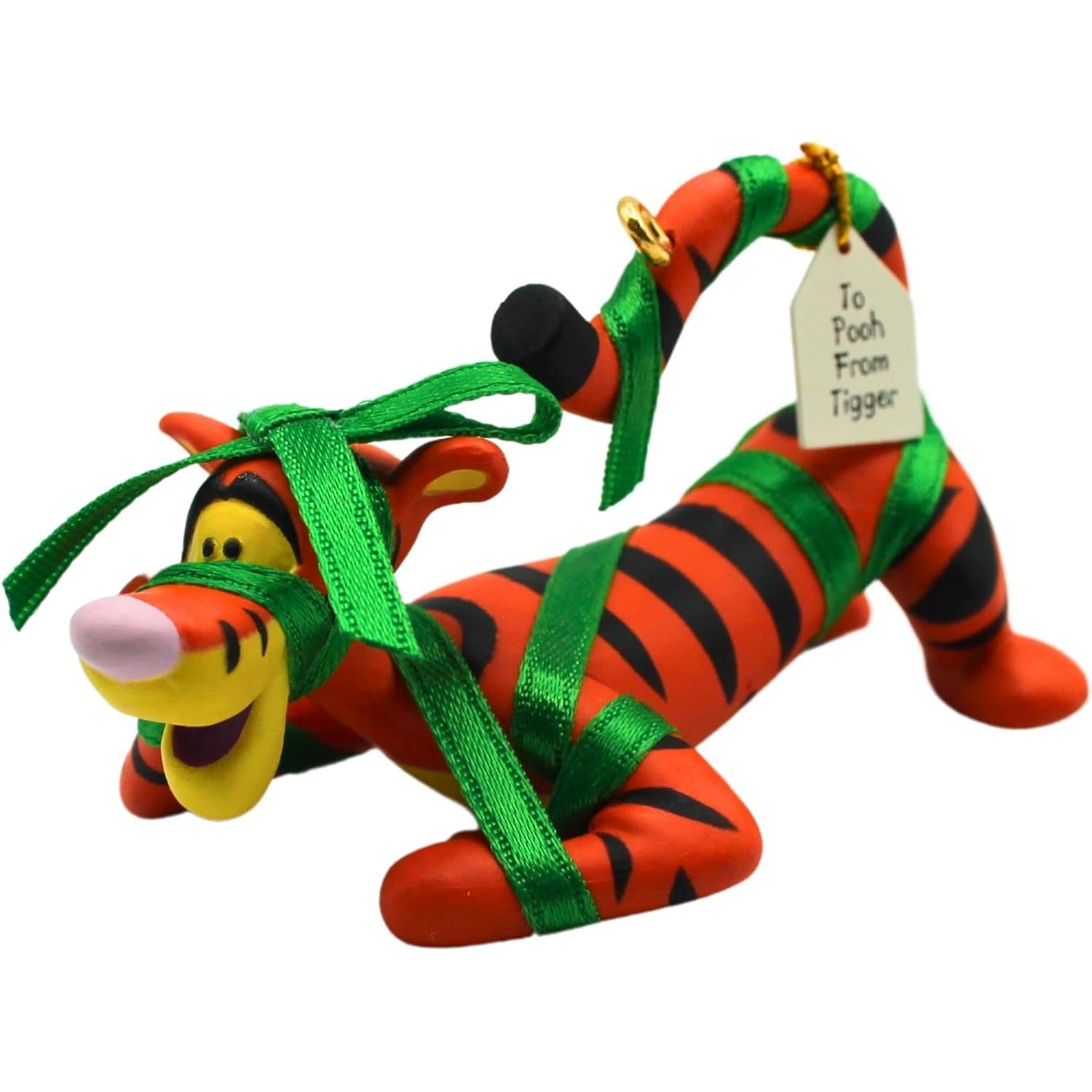 2008 A Present for Pooh Hallmark Ornament (Winnie the Pooh) QXD4144