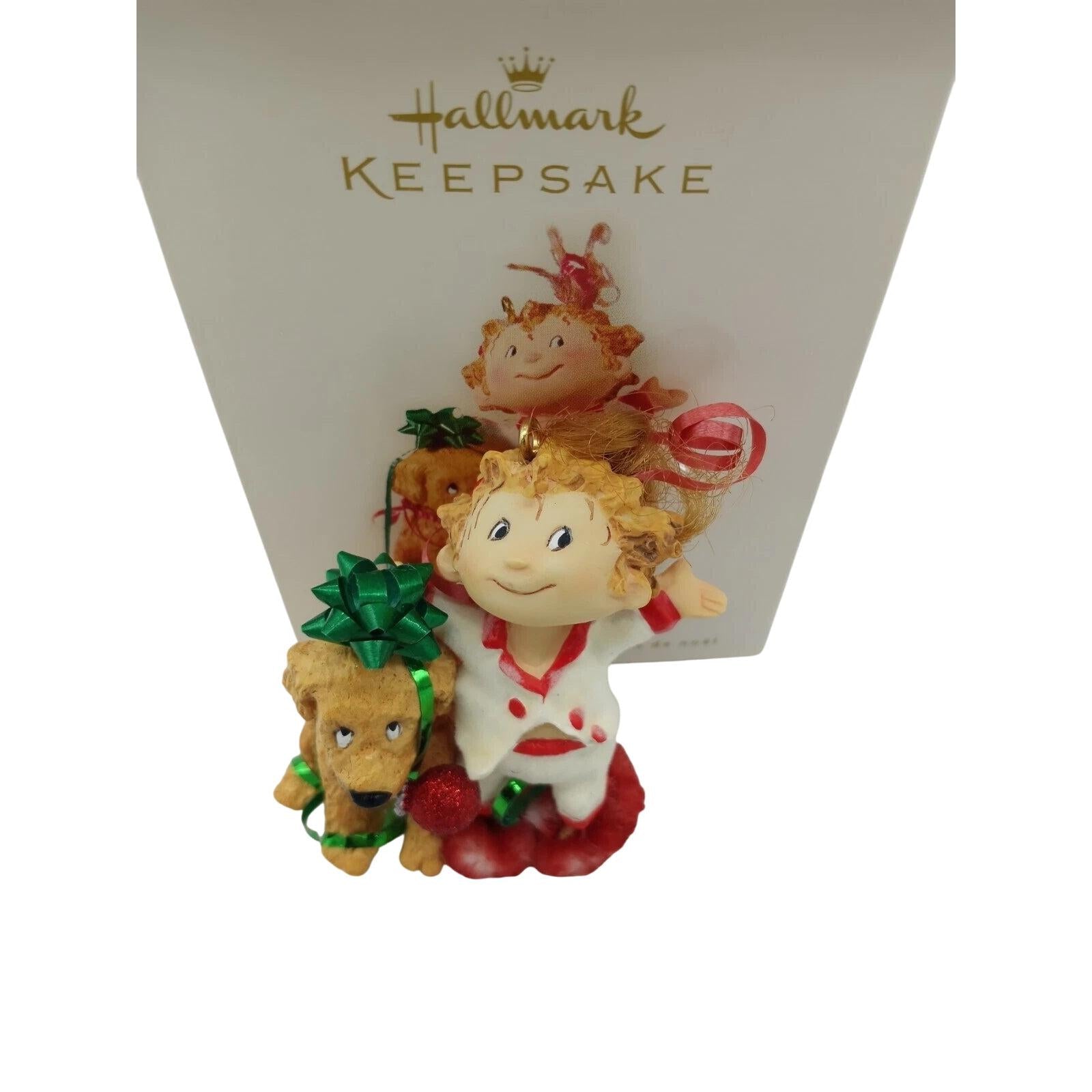 2008 Decking the Dog Hallmark Ornament (Animal) QXG7264