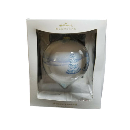 2008 Having a Snow Ball Hallmark Ornament (Kris' Penguins) LRP3421