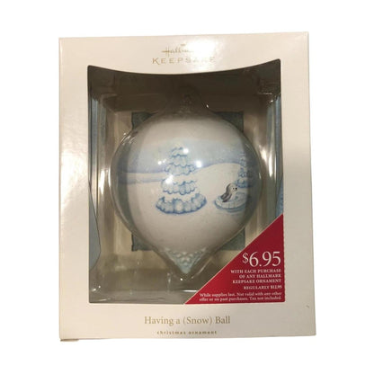 2008 Having a Snow Ball Hallmark Ornament (Kris' Penguins) LRP3421 Image6