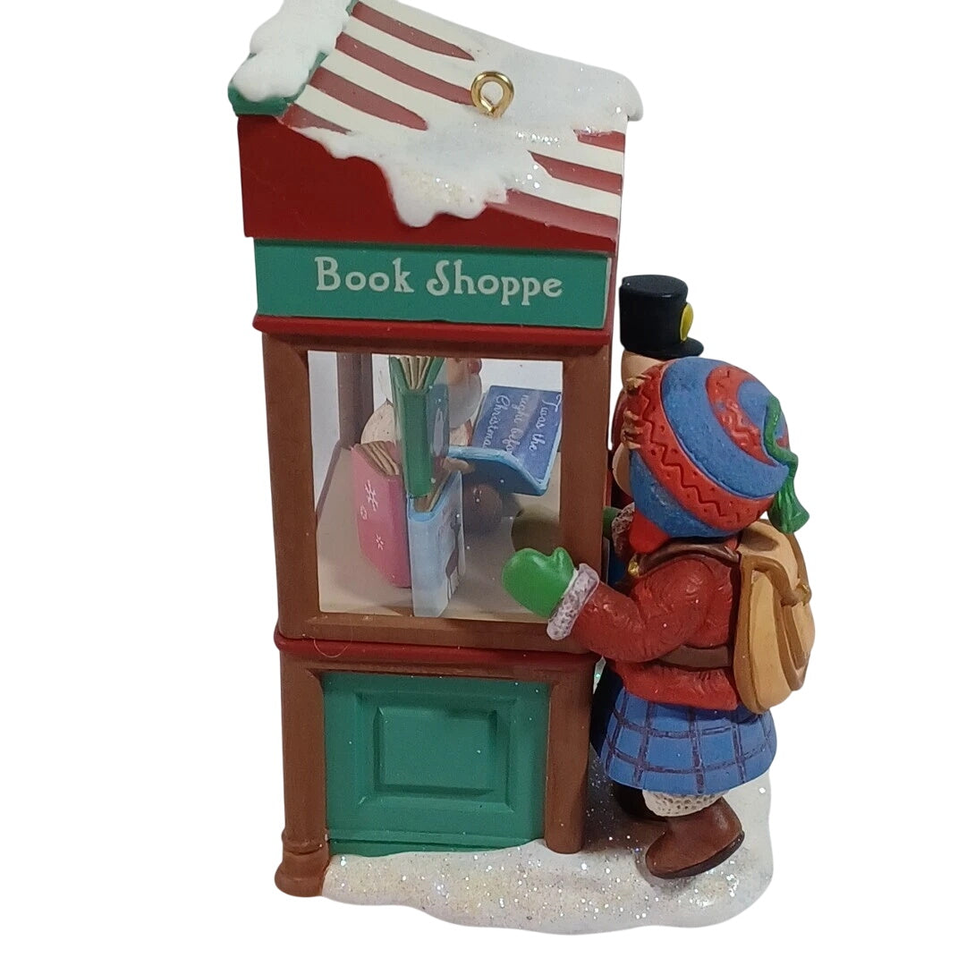 2008 Kringle's Korner Book Store Hallmark Ornament (Christmas Window) QXC8002 Image5
