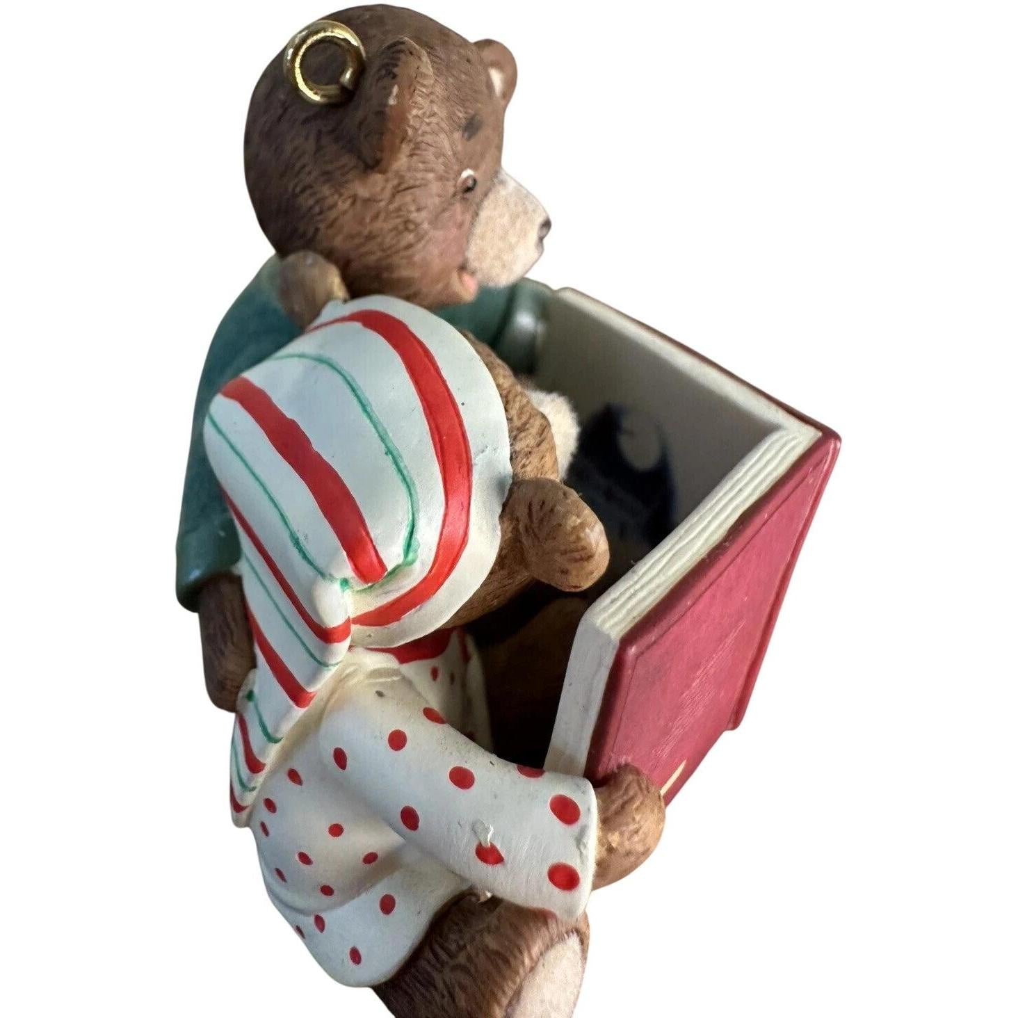 2008 Oh, What Fun to Read Hallmark Ornament (Bear) QXG7224