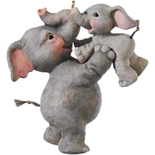 QXG6431 2008 Playing Airplane (Animal) Image1