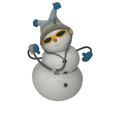 2008 Playing It Cool Hallmark Ornament (Snowmen) QXG2064 Image1
