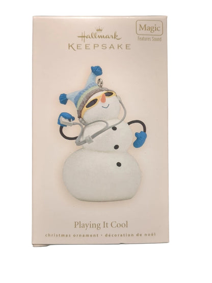 2008 Playing It Cool Hallmark Ornament (Snowmen) QXG2064 Image2
