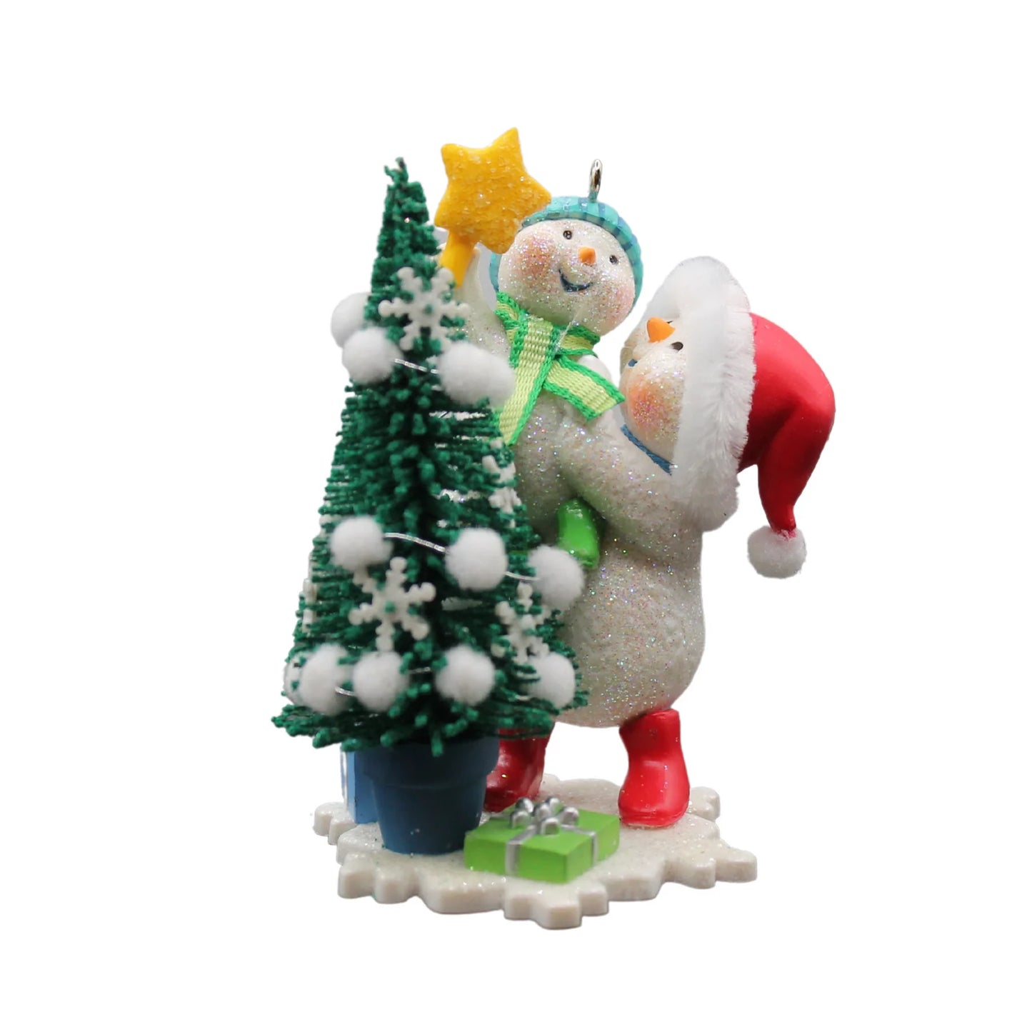 2008 Trimming the Tree Hallmark Ornament (Making Memories) QX7274