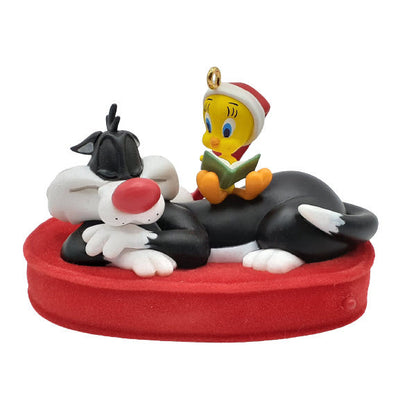 2008 'Twas The Night Before Christmas Sylvester and Tweety Hallmark Ornament (Looney Tunes) QXI4169