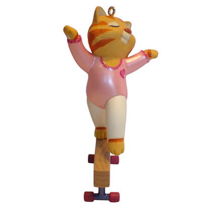 2009 A Perfect 10 of a Kid! Hallmark Ornament (Kitten) QXG6742