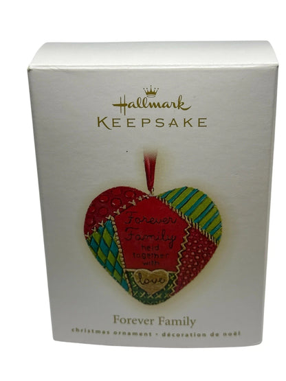 2009 Forever Family Hallmark Ornament (Family) QXG6692