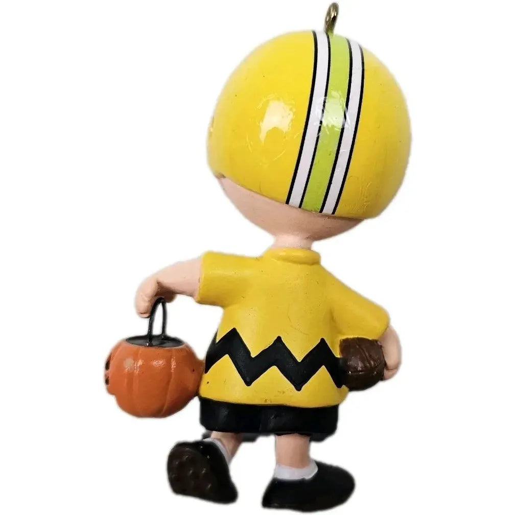 2009 Get a 1st Down, Charlie Brown! Hallmark Ornament (Peanuts) QFO4002