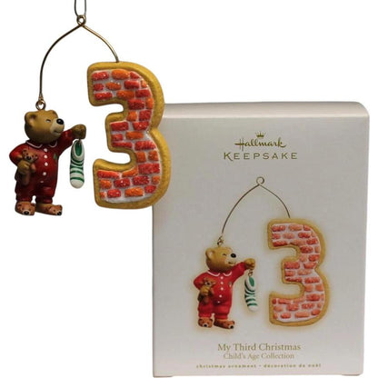 2009 My Third Christmas Hallmark Ornament (Child's Age Collection) QXG6055