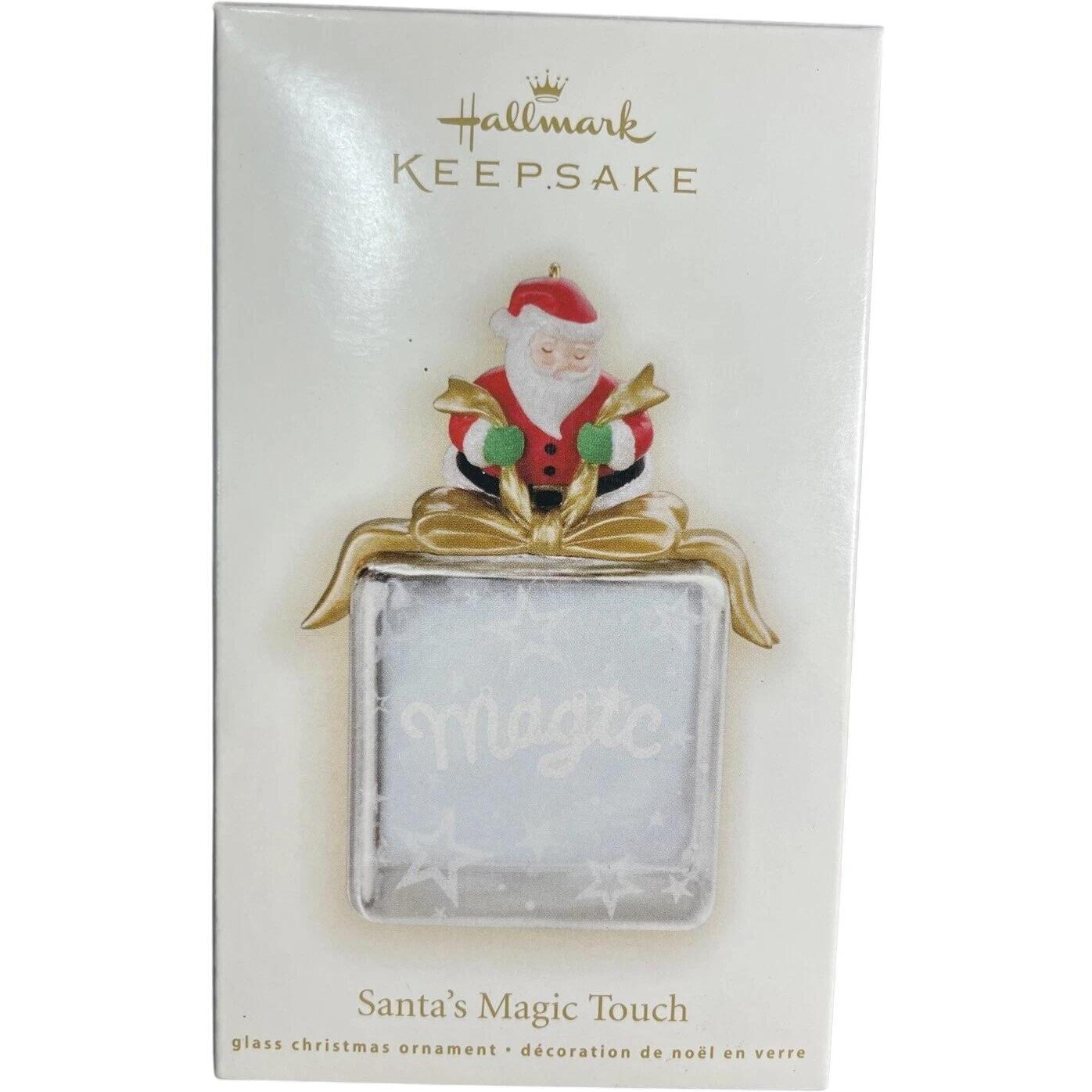 2009 Santa's Magic Touch Hallmark Ornament (Santa Claus) QHC4032