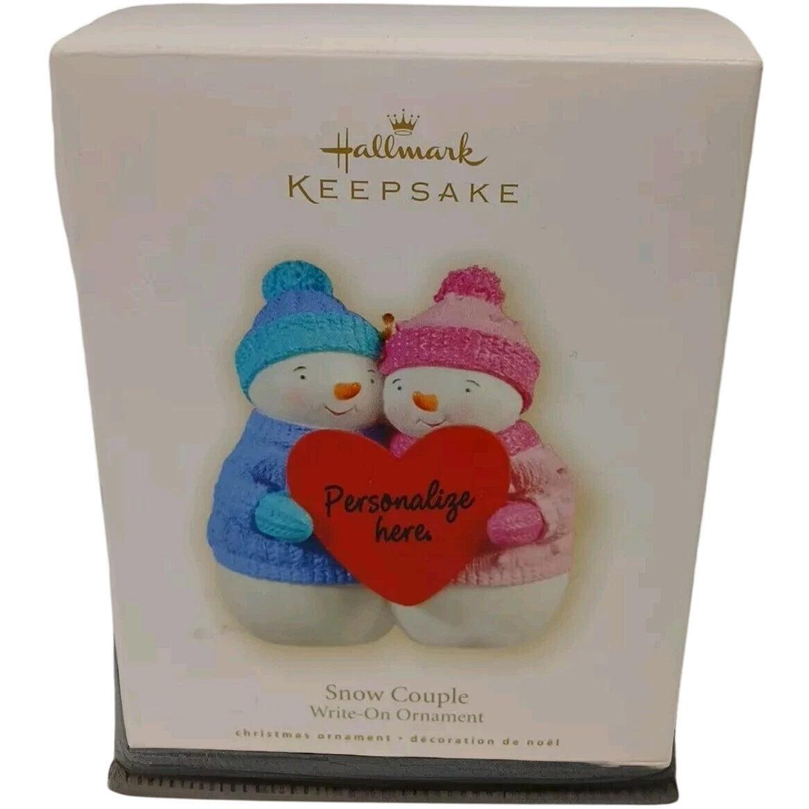 2009 Snow Couple Hallmark Ornament (Snowmen) QLZ3912
