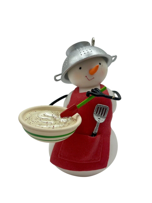 2009 Snow Much Fun to Cook! Hallmark Ornament (Kitchen) QXG6655