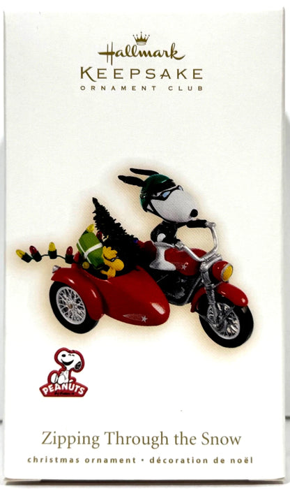 2009 Zipping Through the Snow Hallmark Ornament (Peanuts) QXC9002