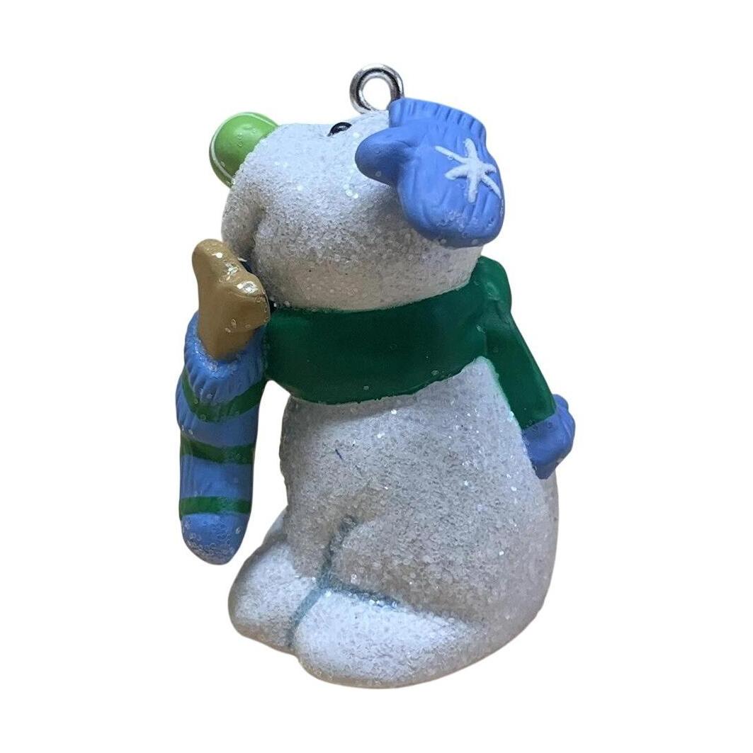 2009 A Tasty Little Treat Hallmark Ornament (Puppy) LPR3402 Image3