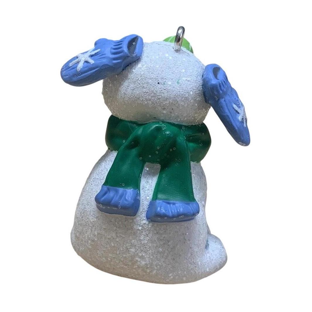 2009 A Tasty Little Treat Hallmark Ornament (Puppy) LPR3402 Image4